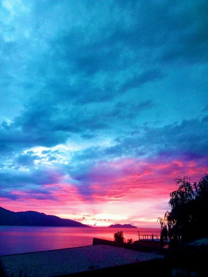 Ramo'S Cozy Beachside Haven With Panoramic Views - 1St Vlorë 外观 照片